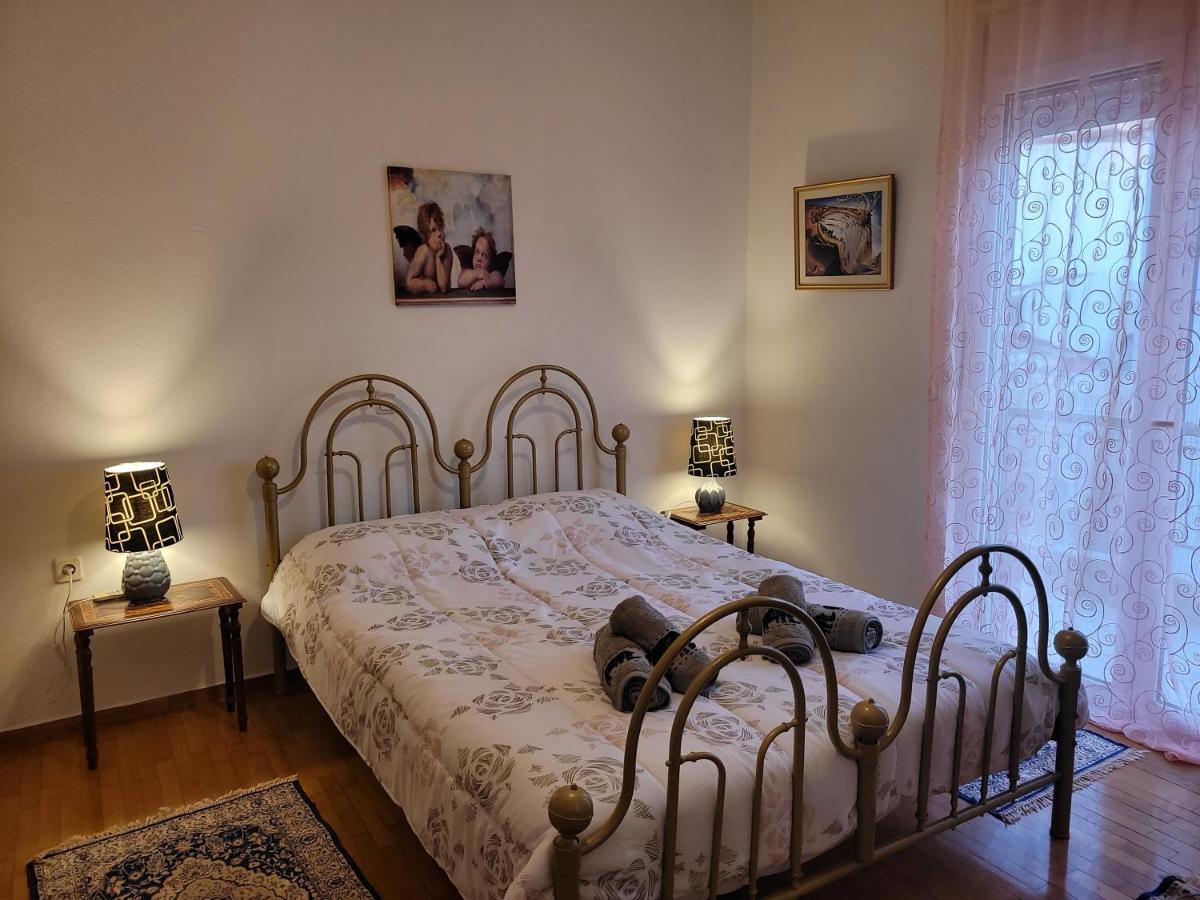 City Center Apartment Арта Екстериор снимка